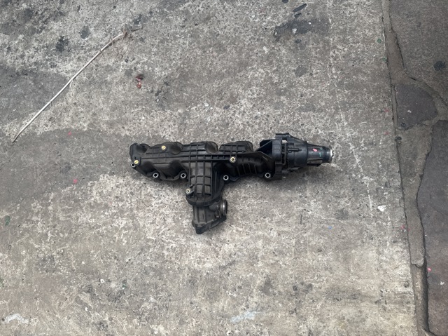 Колектор впускний 03L129711B VAG
