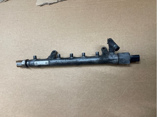 Регулятор тиску палива 03L130764A VAG