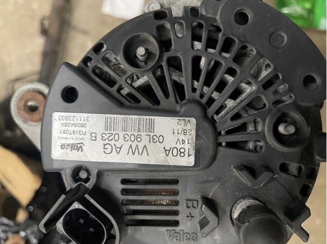 Авто генератор 03L903023B VAG