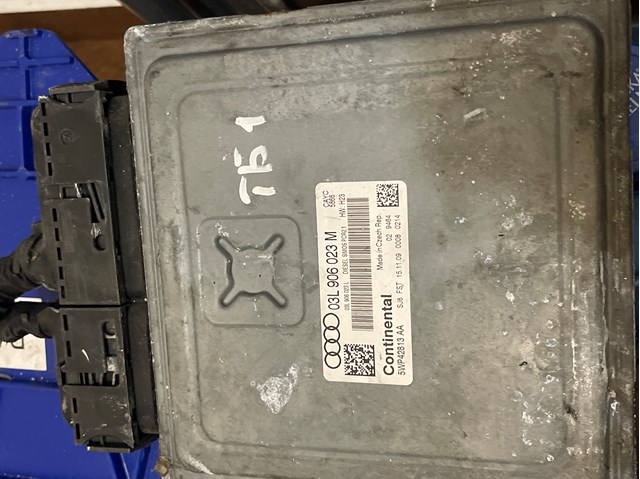 Комп'ютер двигуна 03L906023M VAG