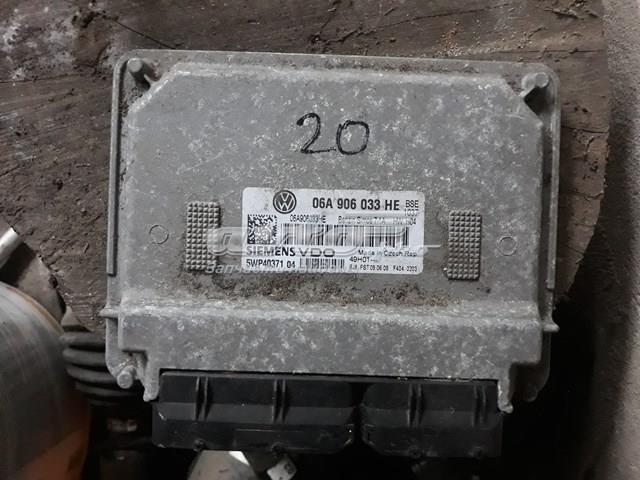 Блок електронного управління 06A906033HE VAG