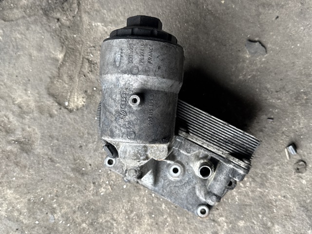 Корпус масляного фільтра 070115389B VAG