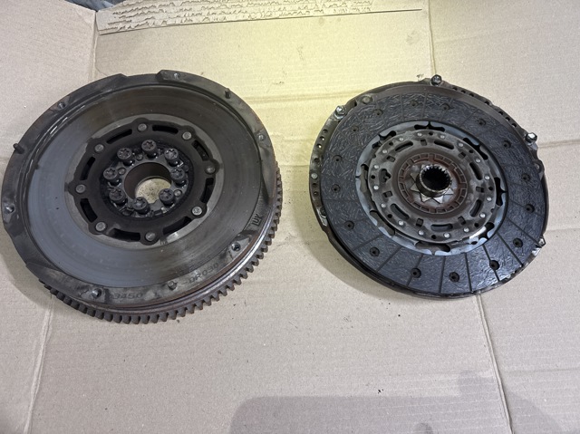 Маховик із зубчастим ободом в зборі 134500R030 TOYOTA