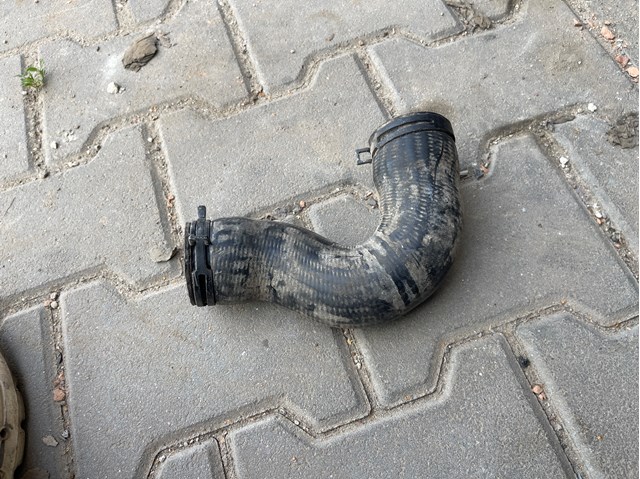 Патрубок повітряний, вихід з турбіни (наддув) 1J0145838B VAG