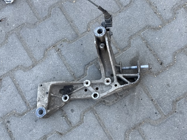 Кронштейн передньої балки 1K0199295E VAG