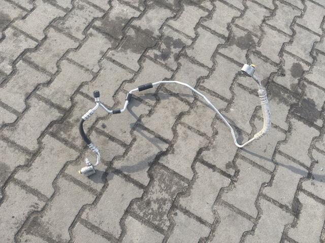 Шланг кондиціонера, від радіатора до випарника 1K0820741AB VAG