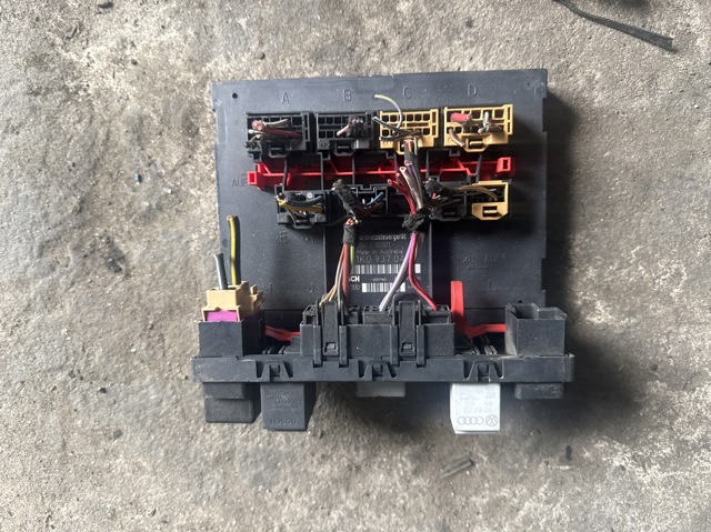 Блок комфорту Volkswagen Caddy 3