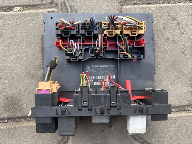 Корпус запобіжників 1K0937049G VAG