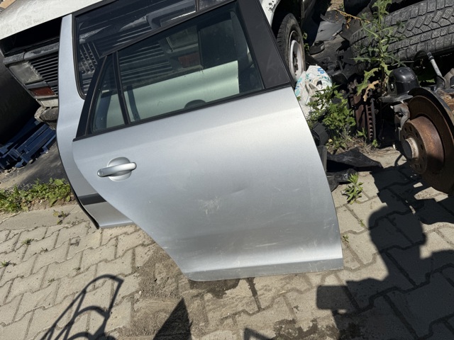 Двері задні в зборі 1K9833056 VAG