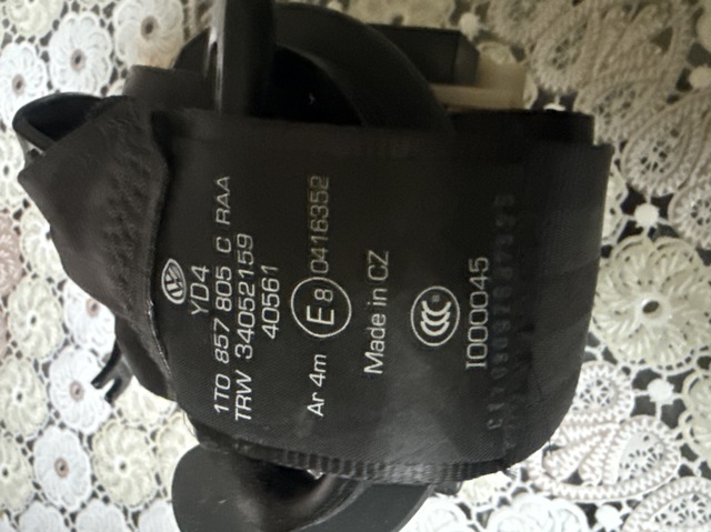 Пасок безпеки задній лівий 1T0857805C VAG