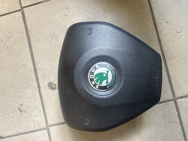 Подушка AIRBAG передня ліва 1Z0880201AG VAG