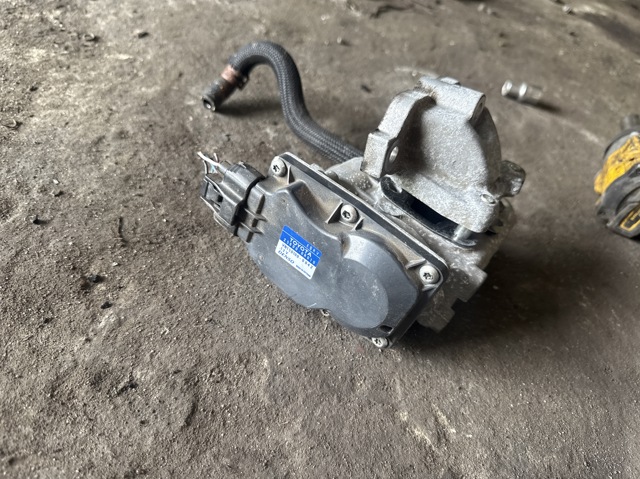Клапан EGR рециркуляції газів Toyota RAV4 4