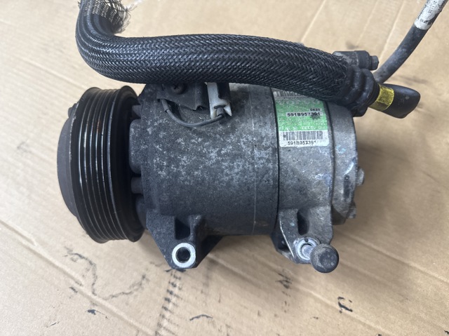 Компресор системи кондиціювання 30742206 VOLVO