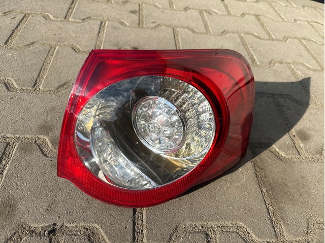 Задній правий зовнішній ліхтар 3C9945096 VAG