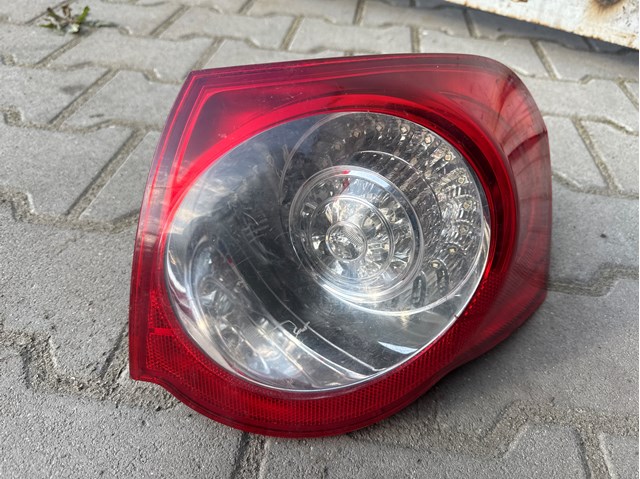 Фара задня права зовнішня 3C9945096N VAG