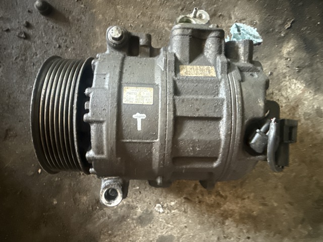 Компресор кліматичної установки 4471808383 LAND ROVER
