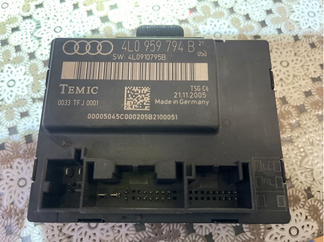 Блок комфорту задніх дверей 4L0959794B VAG