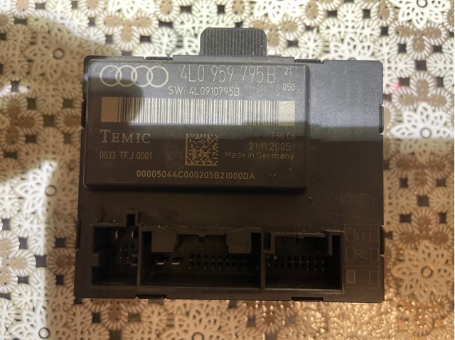 Блок комфорту задніх дверей 4L0959795B VAG