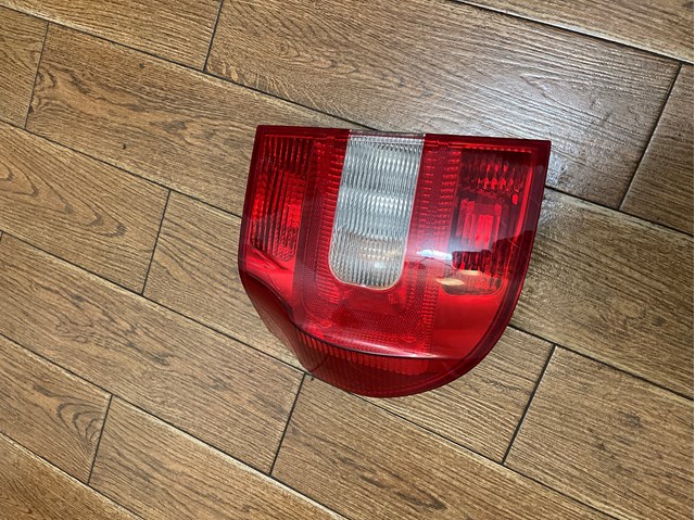 Задні ліхтарі 5L0945095 VAG