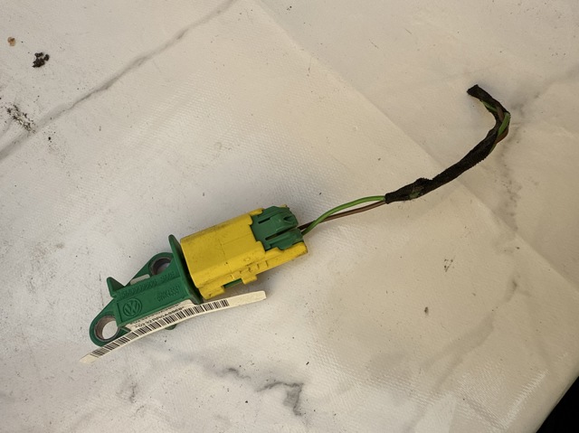 Датчик Айрбег передній 5M0909606 VAG