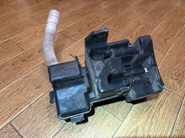 Водяний бачок омивача скла 5N0955453B VAG