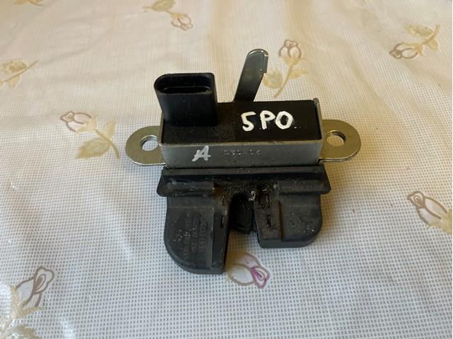 Замок кришки багажника 5P0827505C VAG