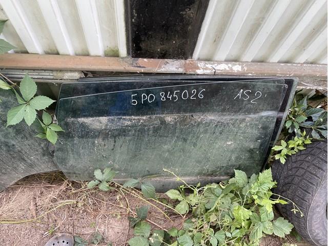 Скло задньої двері правої 5P0845026 VAG