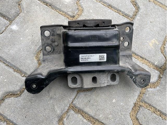 Подушка (опора) двигуна, ліва 5Q0199555S VAG