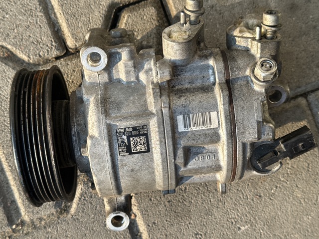 Компресор холодоагенту 5Q0820803F VAG