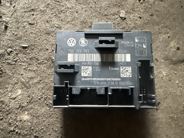 Блок комфорту передніх дверей 7N0959793 VAG