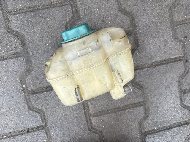 Бачок системи охолодження, розширювальний 8683455 VOLVO