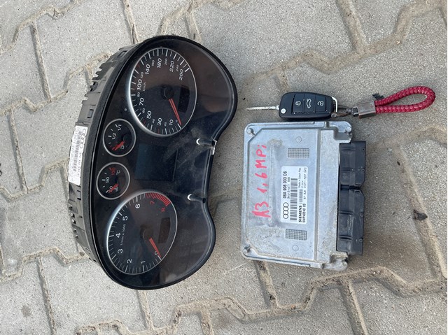 Щиток приладів додатковий 8P0920930G VAG