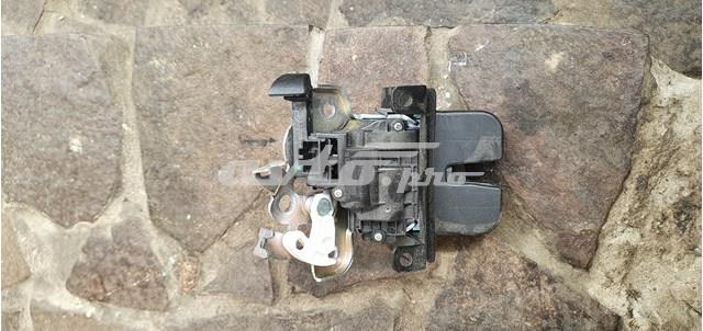 Замок 3/5-х дверей, задній 8R0827505A VAG