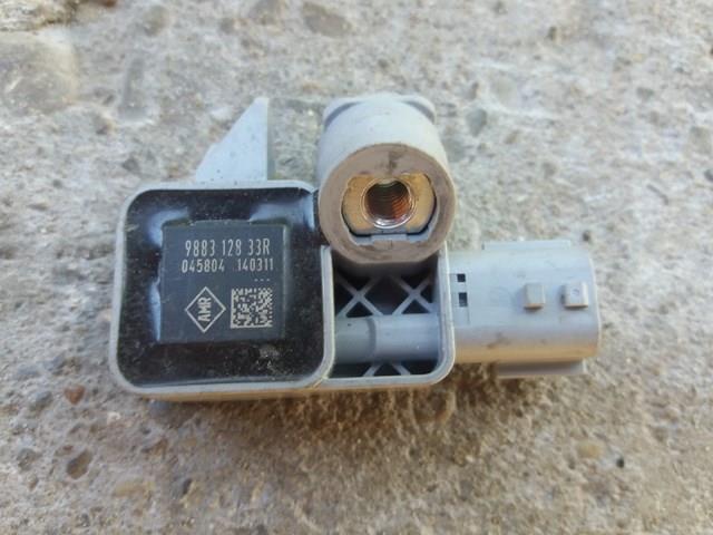 Датчик Ейрбег передній 988312833R RENAULT
