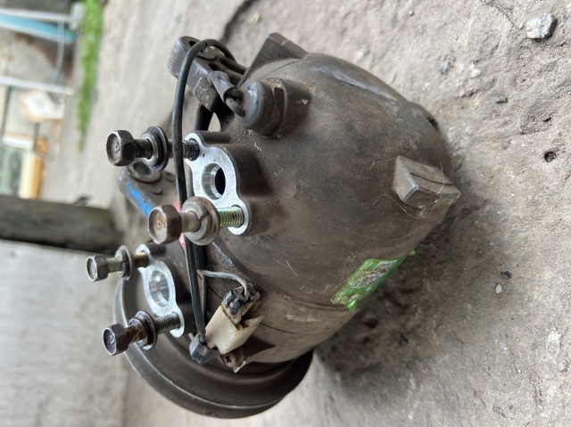 Компресор кліматичної установки 926000F001 NISSAN