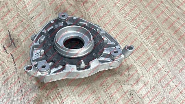 Кріплення переднього амортизатора 1ED412331 VAG