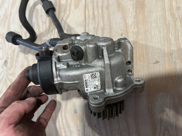Насос паливний високого тиску (ПНВТ) - DIESEL 04L130755E BOSCH