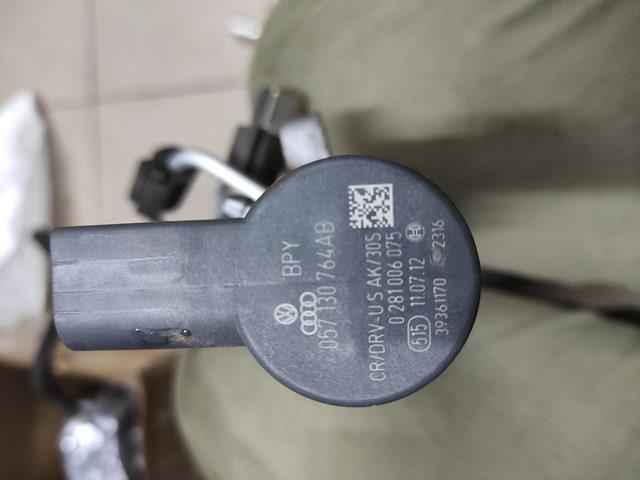 Регулятор тиску палива в паливній рейці 057130764AB VAG