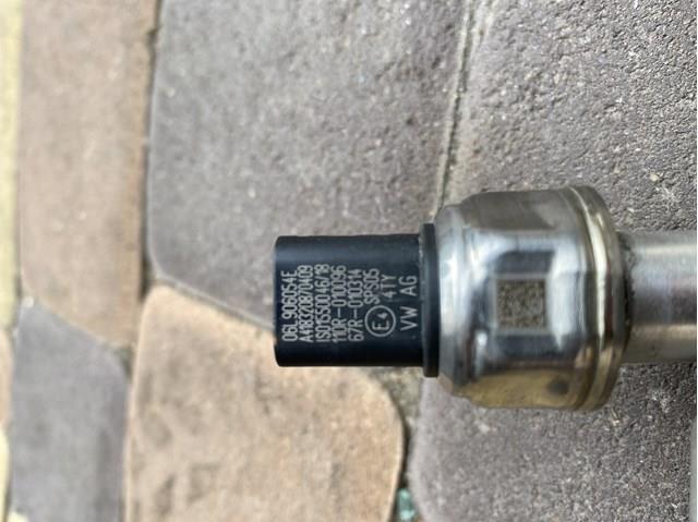Датчик тиску палива 06L906054E VAG