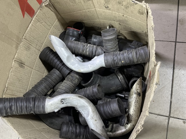 Трубка, що нагнітається 1K0129565AC VAG