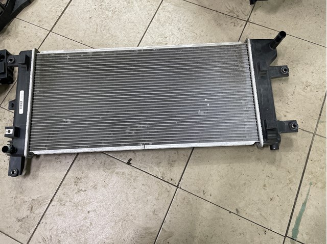 Радіатор 214105SA0A NISSAN