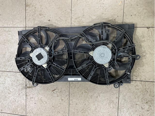 Дифузор радіатора охолодження, в зборі з двигуном і крильчаткою 214815SA0B NISSAN