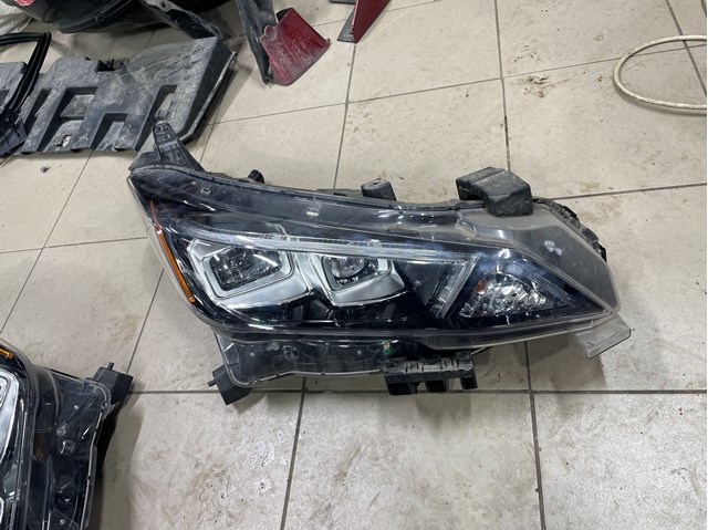 Права блок фара 260105SA5B NISSAN