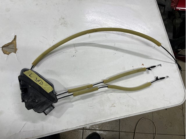 Замок задніх дверей, лівих 825014NP0A NISSAN