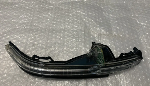 Покажчик повороту дзеркала, правий 4M0949102 VAG
