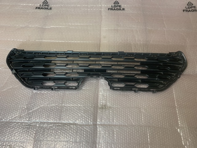 Захисна решітка радіатора 531120R120 TOYOTA