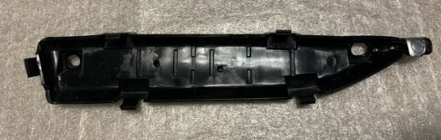 Накладка переднього правого крила 87772D4000 HYUNDAI
