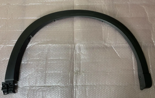 Розширювач передньої арки колеса, правий KB7W51W20E8N MAZDA