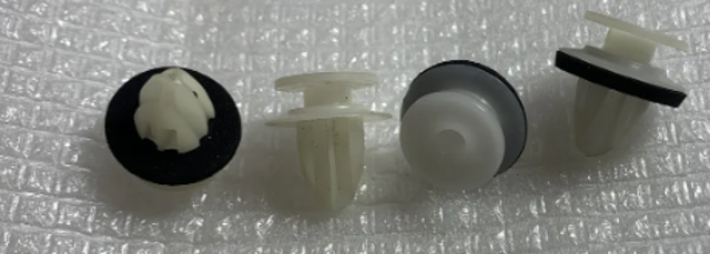 Пістон (кліп) розширювача арки крила KD5151W24 MAZDA
