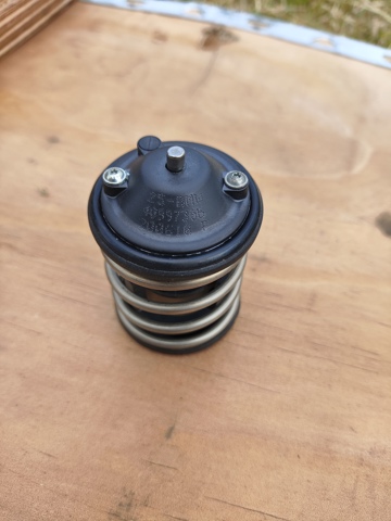 Автомобільний термостат 11517805192 BMW